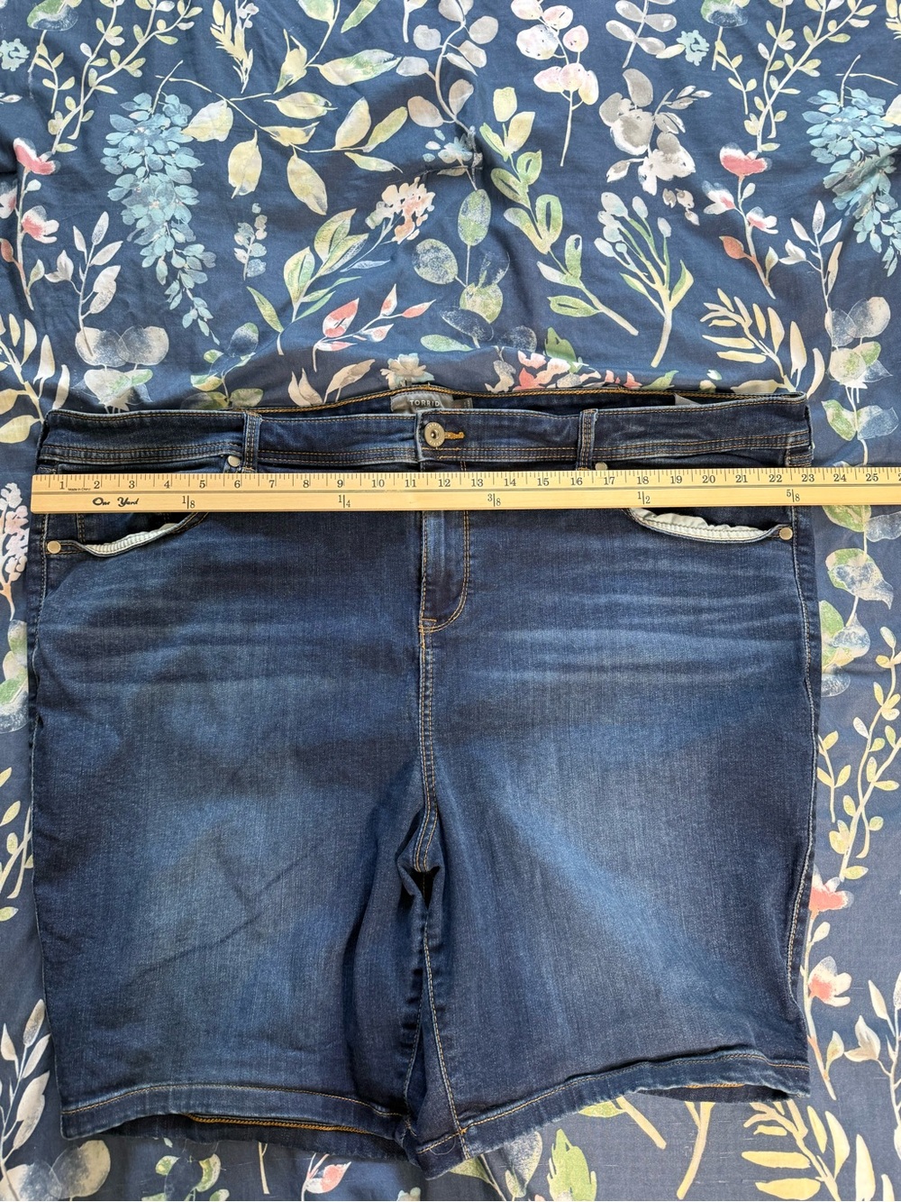 Torrid Dark Wash Bermuda Shorts Plus Size 26W - Picture 5 of 7